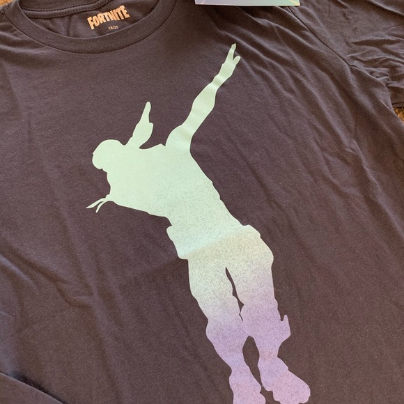 BNWT Kids Long Sleeve Fortnite Tee! - Picture 2 of 3